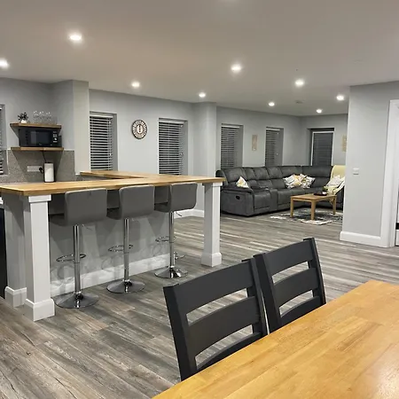 Σπίτι διακοπών Spacious 5br - Country View - Close To Galway