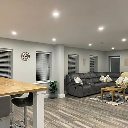 Spacious 5br - Country View - Close To Galway