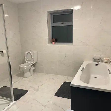 Spacious 5br - Country View - Close To Galway *