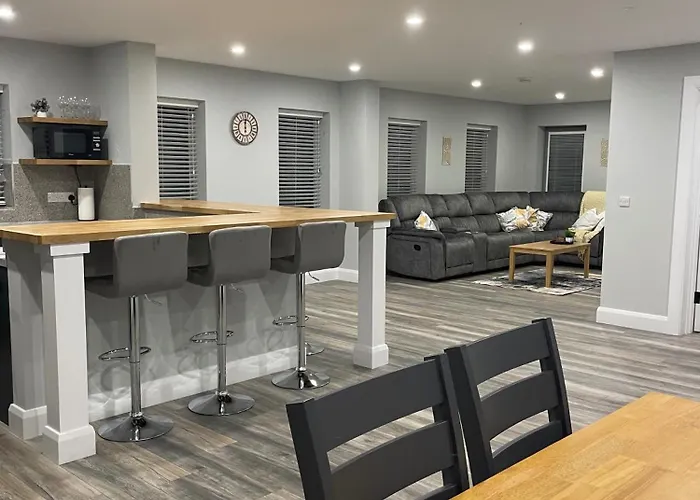 펜션 Spacious 5br - Country View - Close To Galway