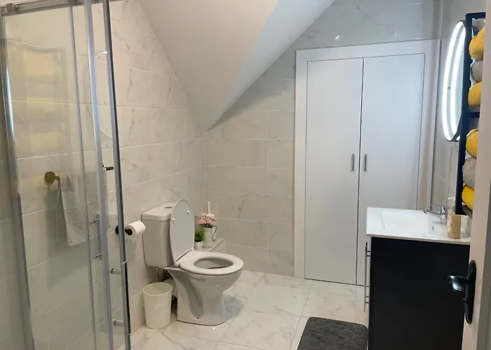 펜션 Spacious 5br - Country View - Close To Galway