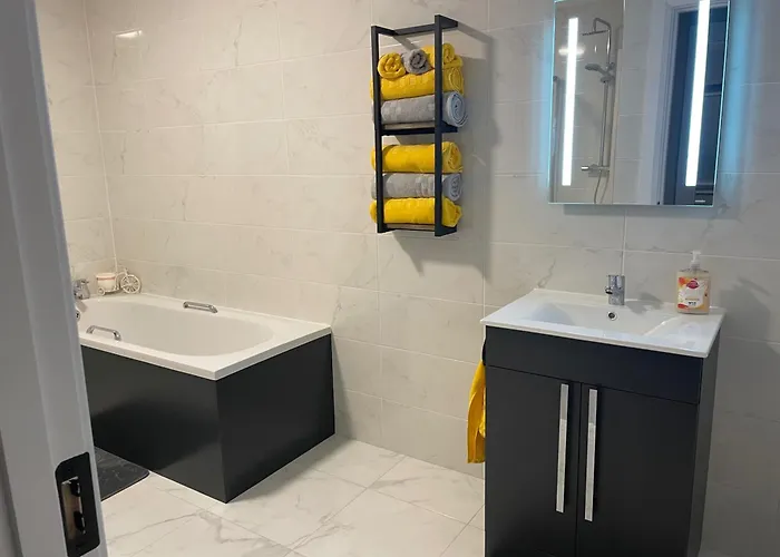 펜션 Spacious 5br - Country View - Close To Galway *