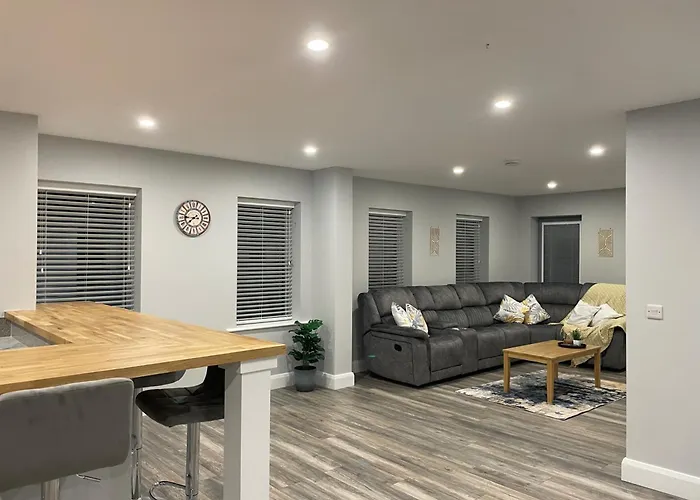 Spacious 5br - Country View - Close To Galway