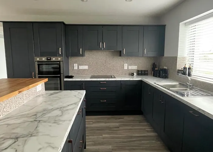 Spacious 5br - Country View - Close To Galway 펜션 Belclare